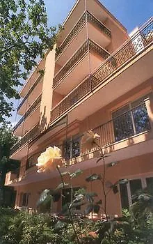 Hotel Silvia Hotell 3*