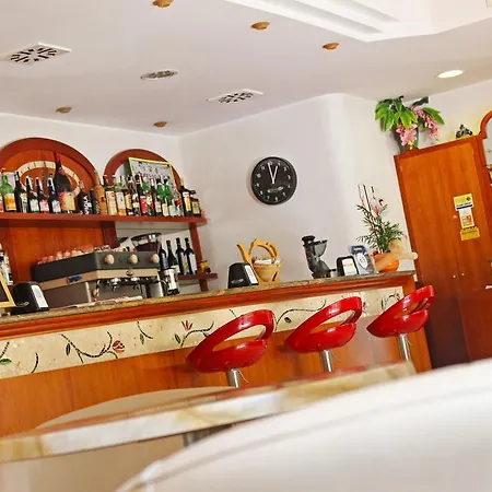 Hotel Silvia 3*