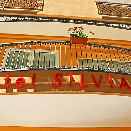 Hotel Silvia 3*